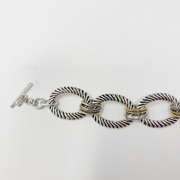 Boutique Silver Tone Wrapped Toggle Bracelet Gold Tone Accents Chainlink Fashion - Picture 4 of 12